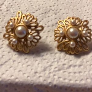 Earrings, vintage , gold tone with pearls.Monet.